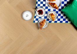 Douwes Dekker PVC Klik Brede Visgraat Croissant - Ultra Mat